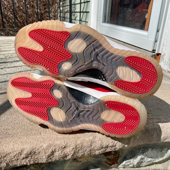 EUC!  Red Jordan 11 win like 96.  Size 11.5 - Picture 4 of 7